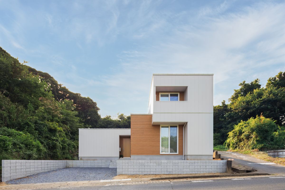 光を取り込み、家族それぞれの居場所がある家 アイキャッチ画像